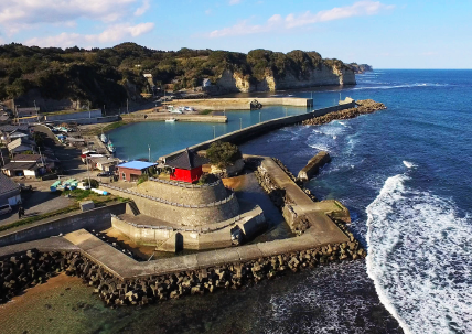 岐阜県白川村の合掌集落一斉放水